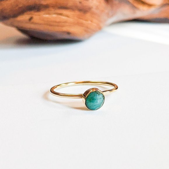 NWT Round Emerald and Brass Stacking Ring - Picture 3 of 5